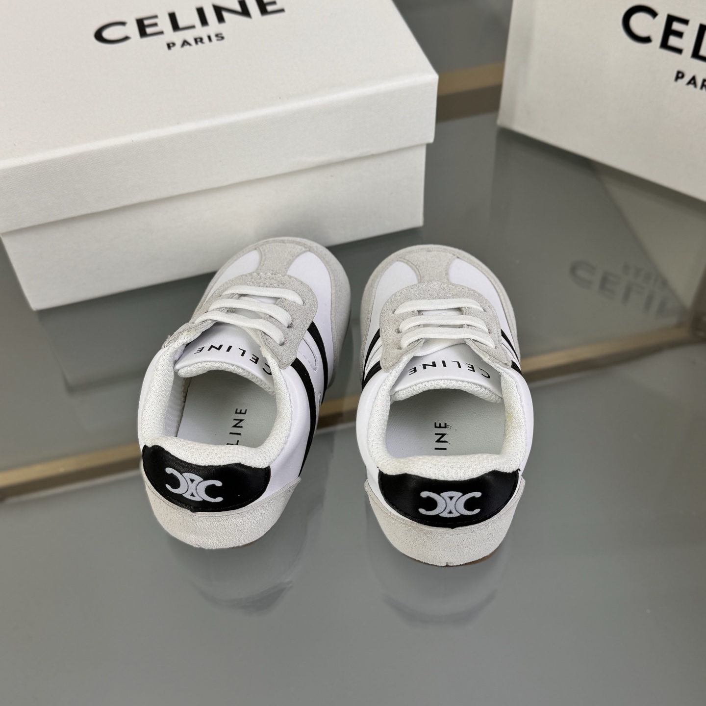 Children's shoes child